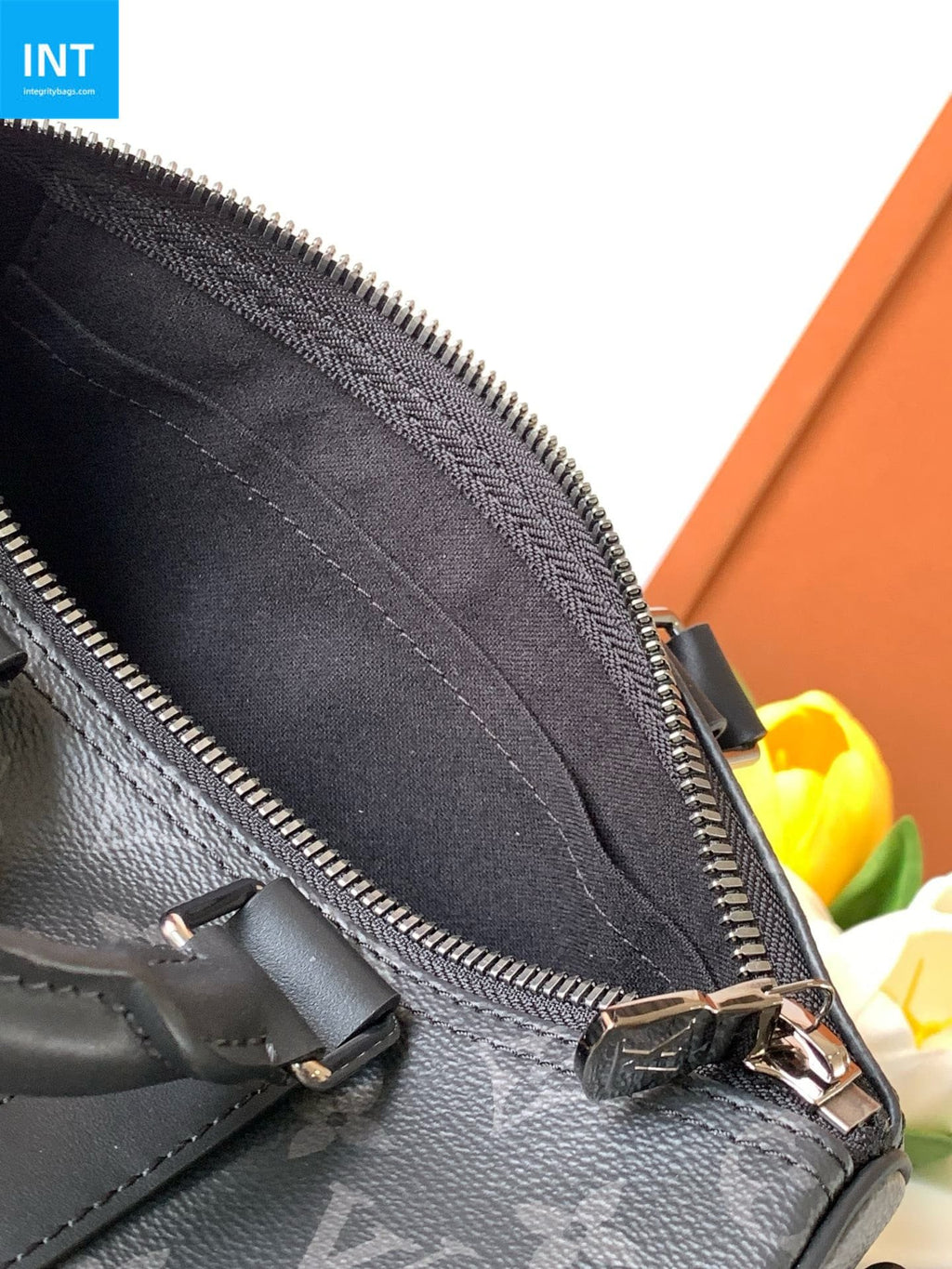 Louis Vuitton M46271 Keepall Bandoulière 25
