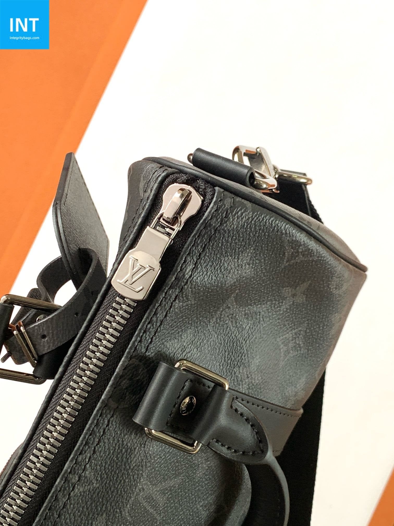 Louis Vuitton M46271 Keepall Bandoulière 25