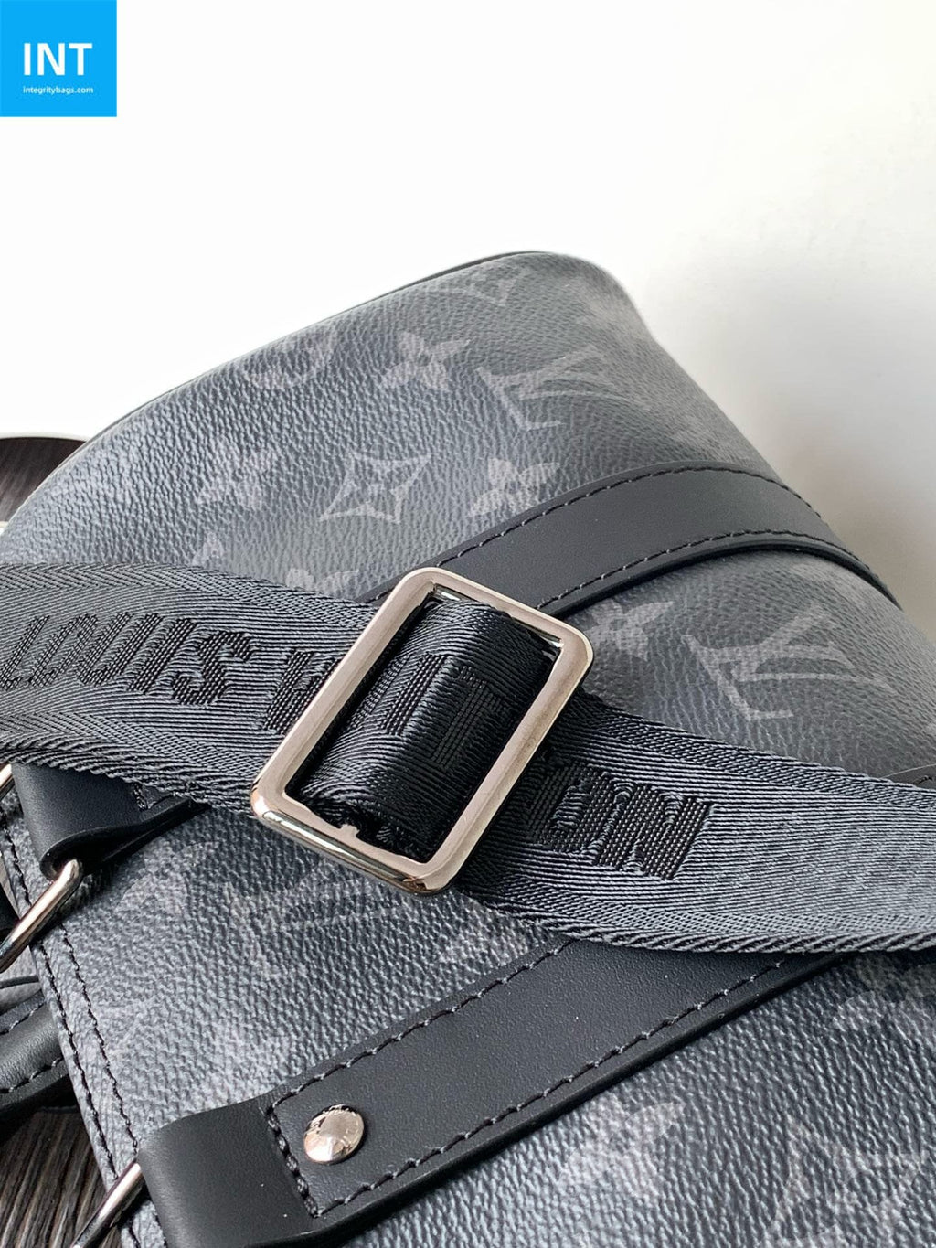 Louis Vuitton M46271 Keepall Bandoulière 25