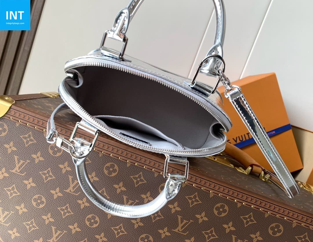 Louis Vuitton M26335 Alma BB