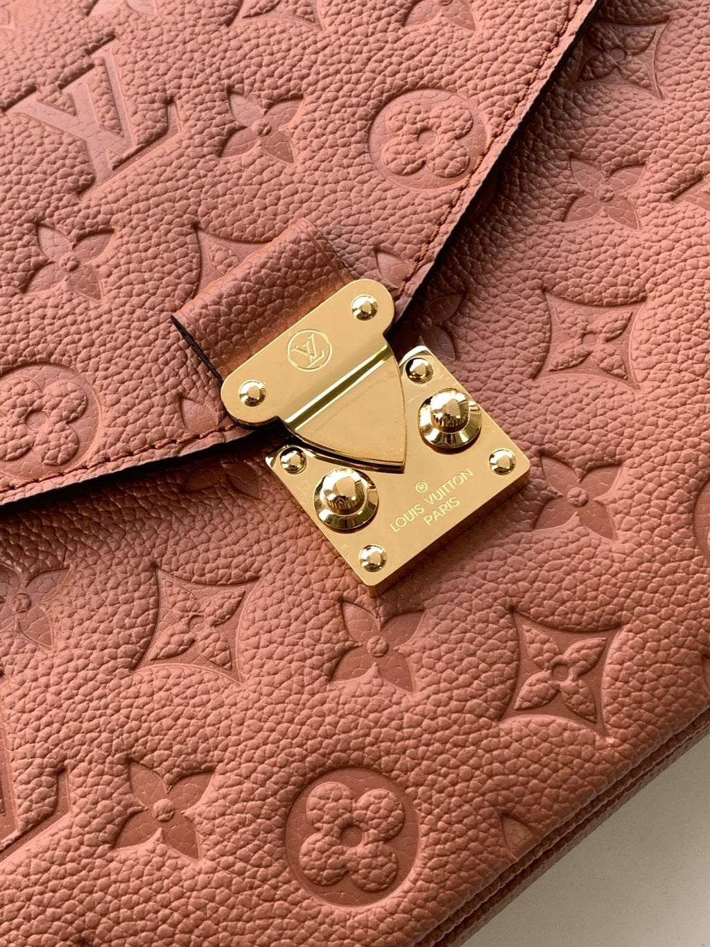 Louis Vuitton M12711 Pochette Métis