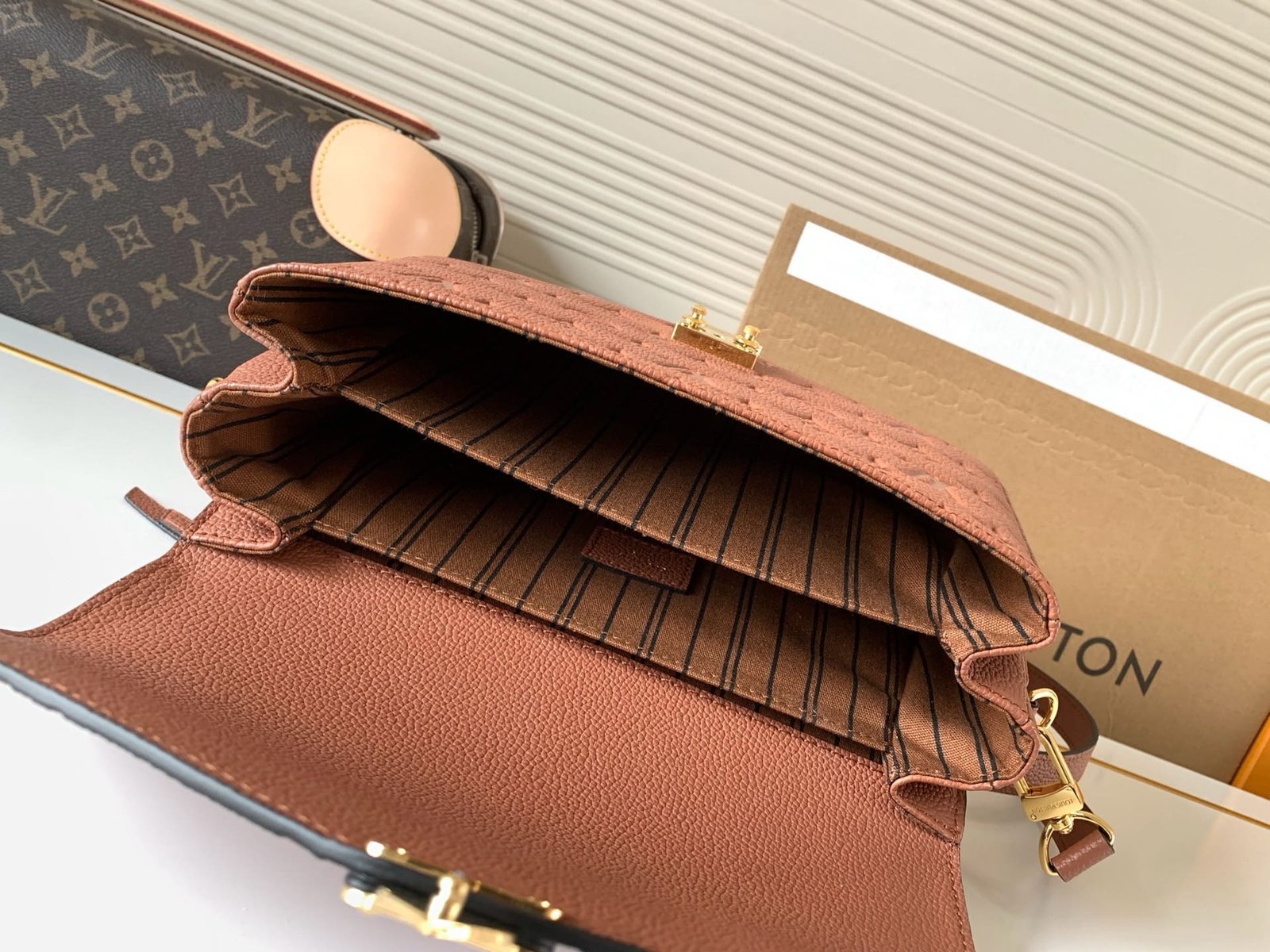 Louis Vuitton M12711 Pochette Métis