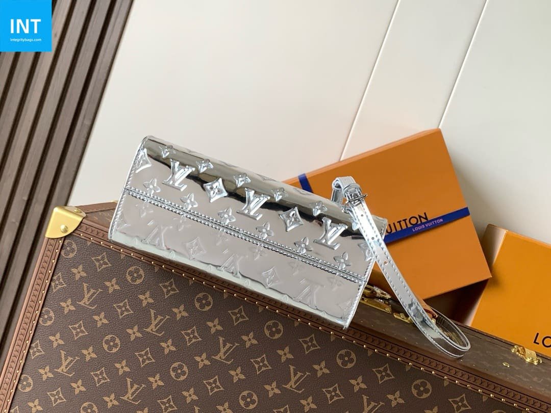 Louis Vuitton M26373 Onthego PM