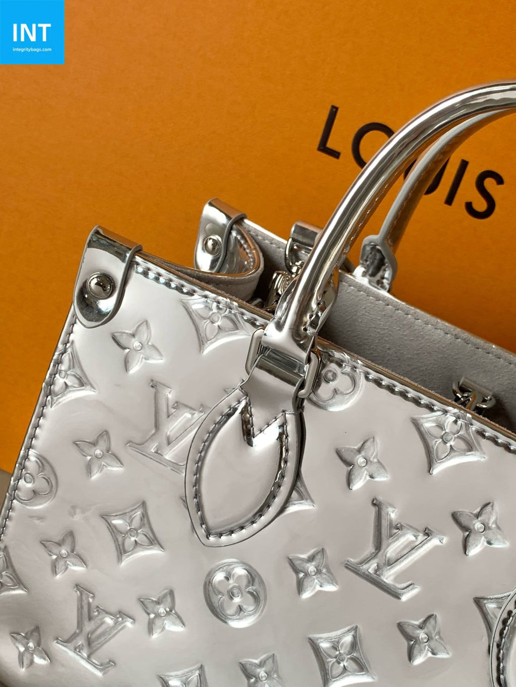 Louis Vuitton M26373 Onthego PM