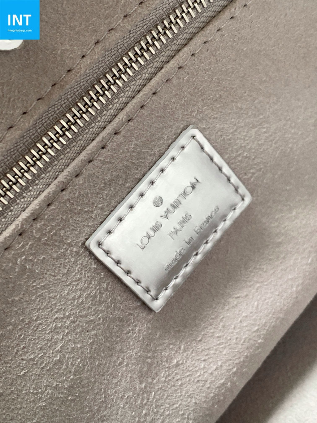 Louis Vuitton M26373 Onthego PM