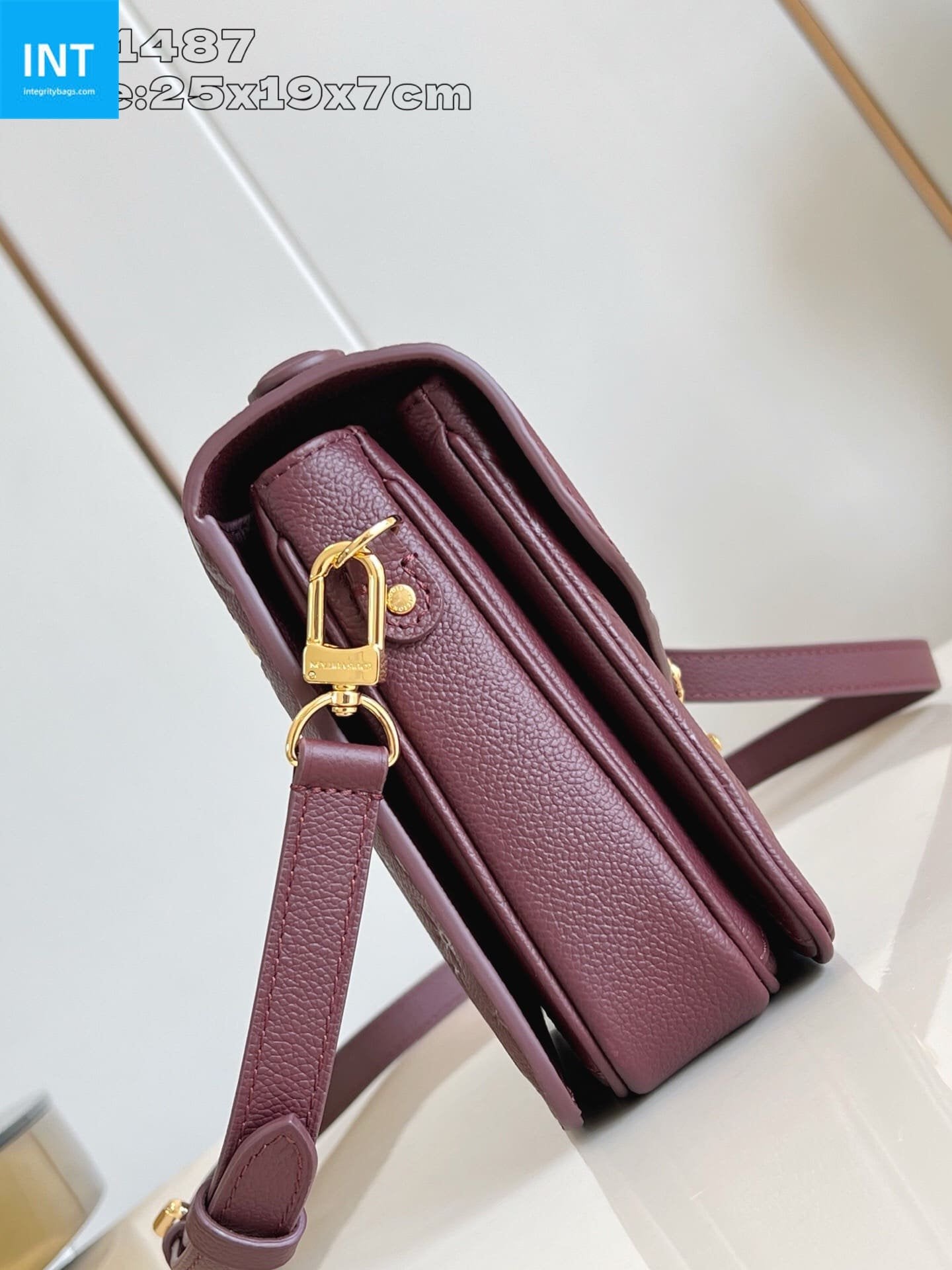 Louis Vuitton M25939 Pochette Metis MM