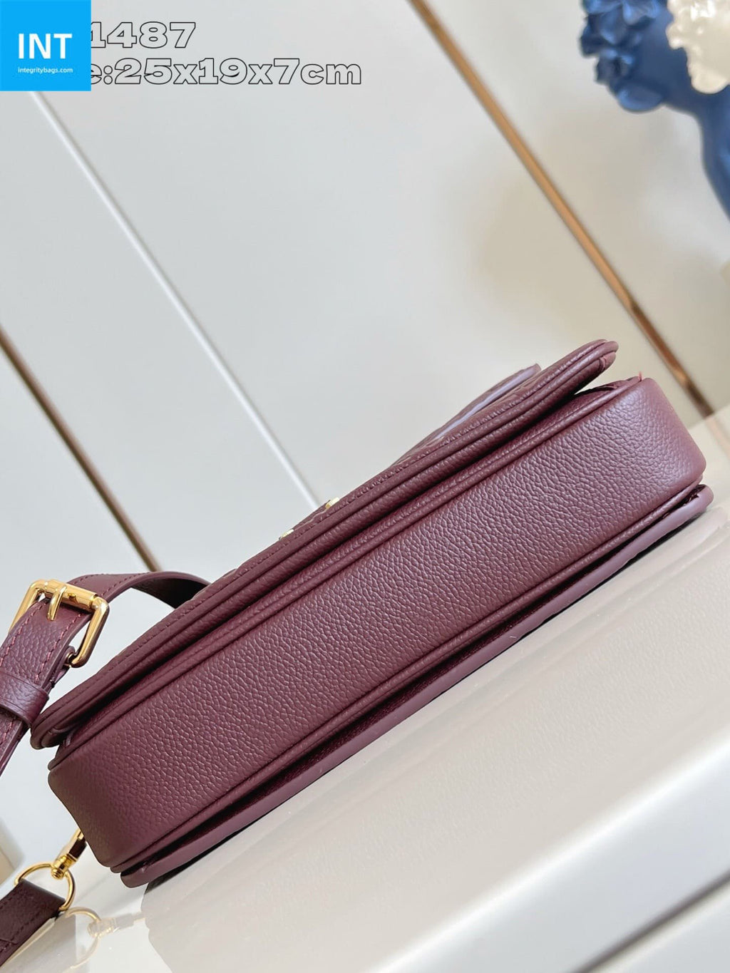 Louis Vuitton M25939 Pochette Metis MM