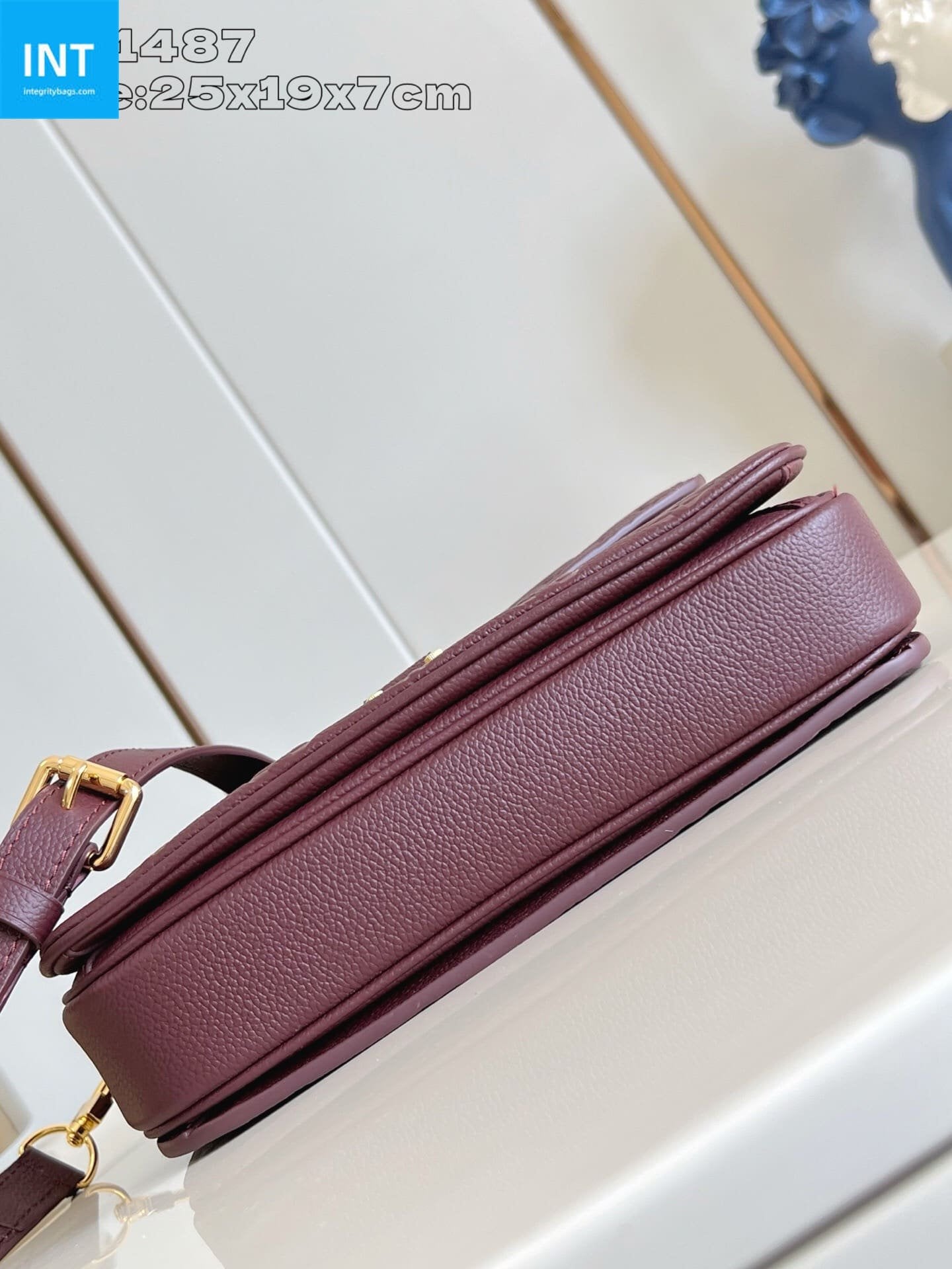 Louis Vuitton M25939 Pochette Metis MM