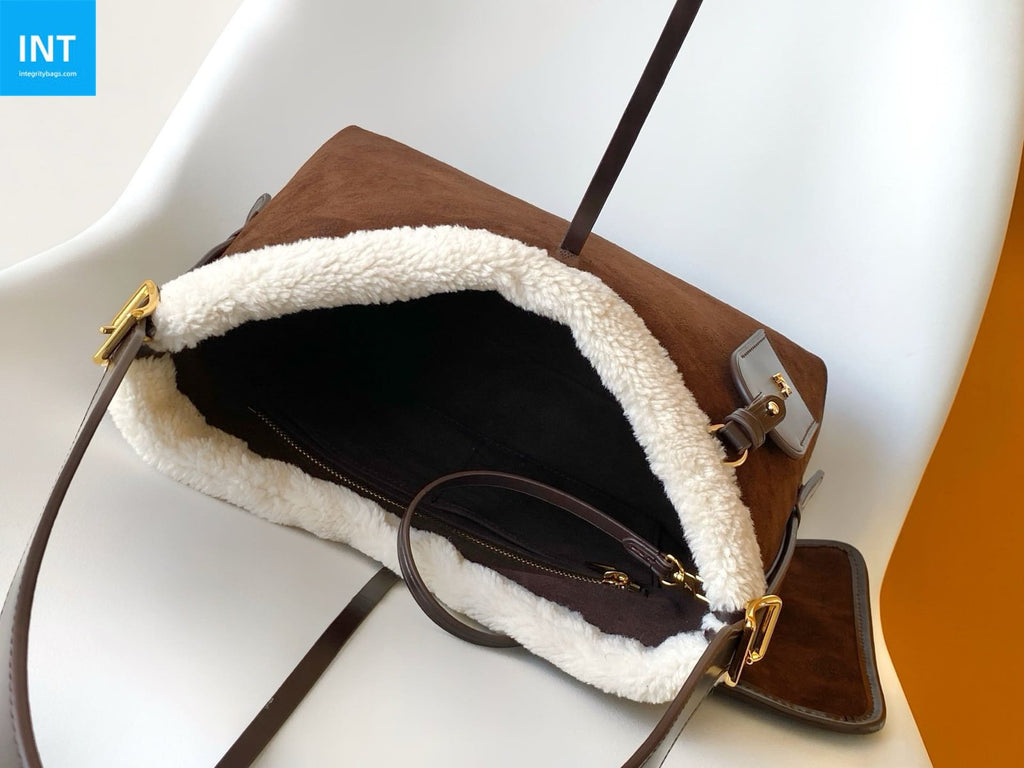 Louis Vuitton M26421 CarryAll PM