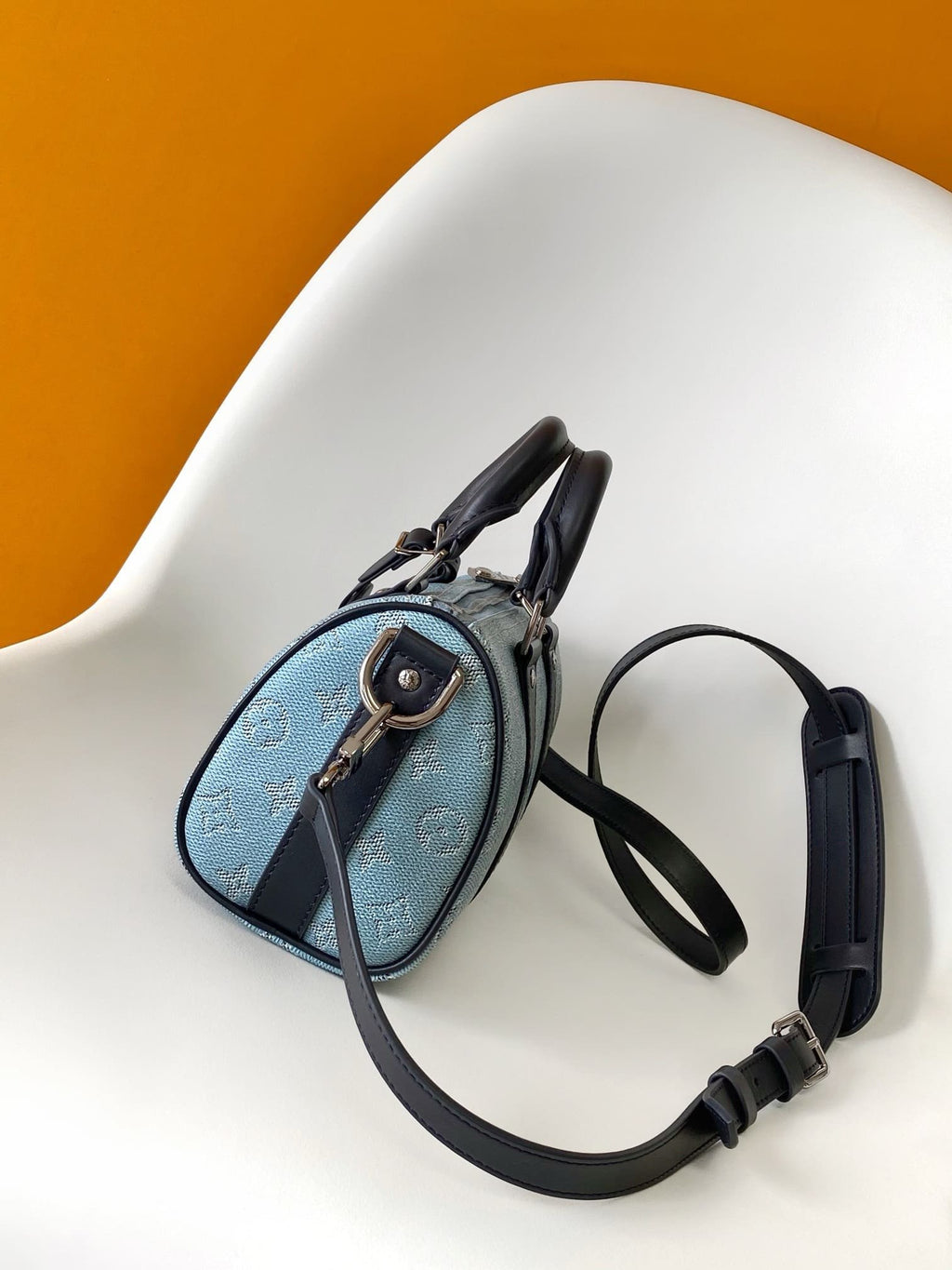 Louis Vuitton M14681 Keepall Bandoulière 25