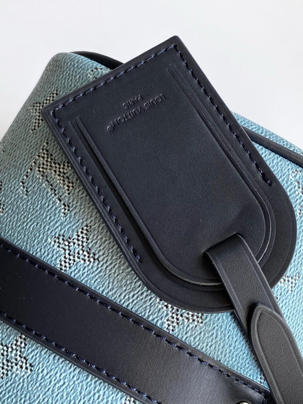 Louis Vuitton M14681 Keepall Bandoulière 25