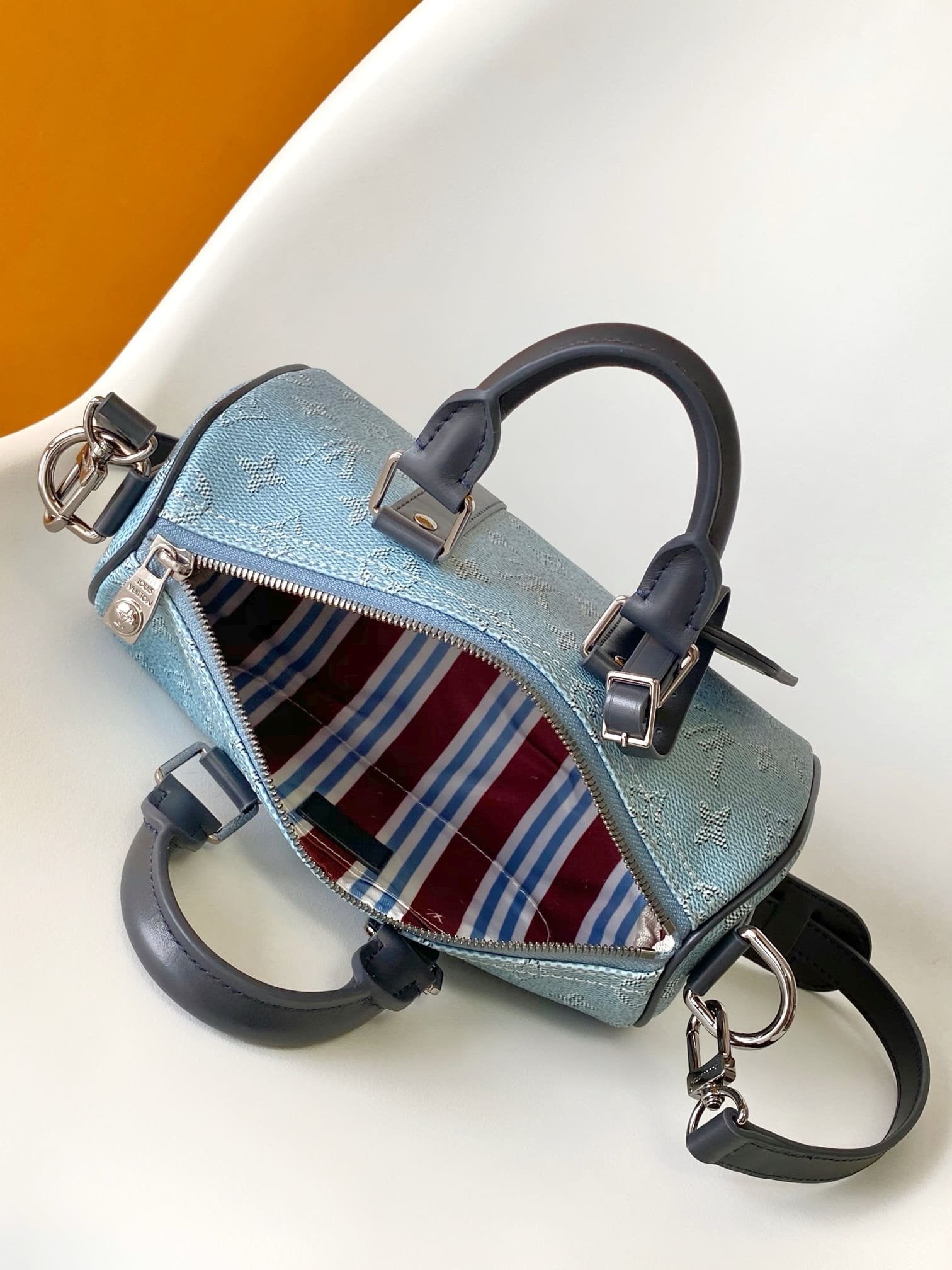 Louis Vuitton M14681 Keepall Bandoulière 25