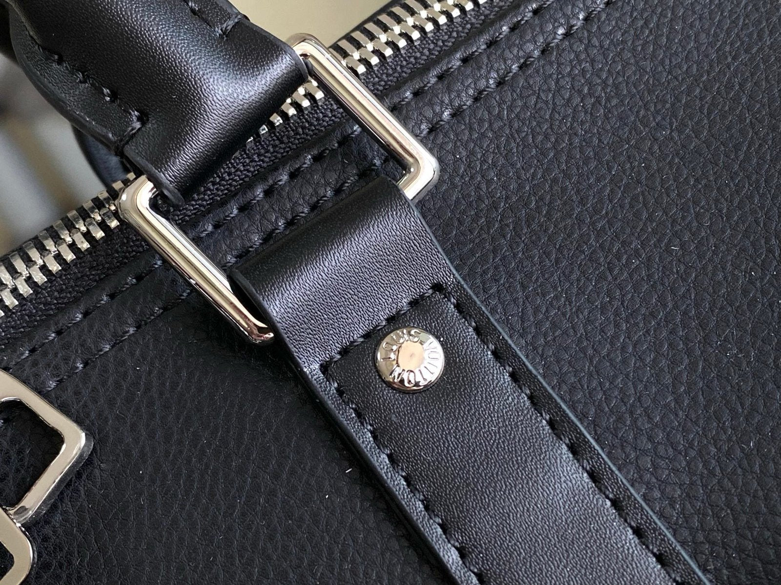 Louis Vuitton M12690 Keepall Bandoulière 50