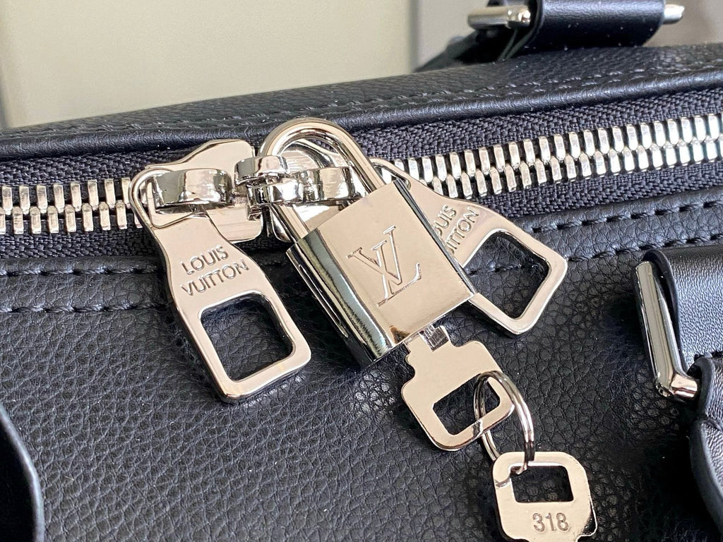 Louis Vuitton M12690 Keepall Bandoulière 50