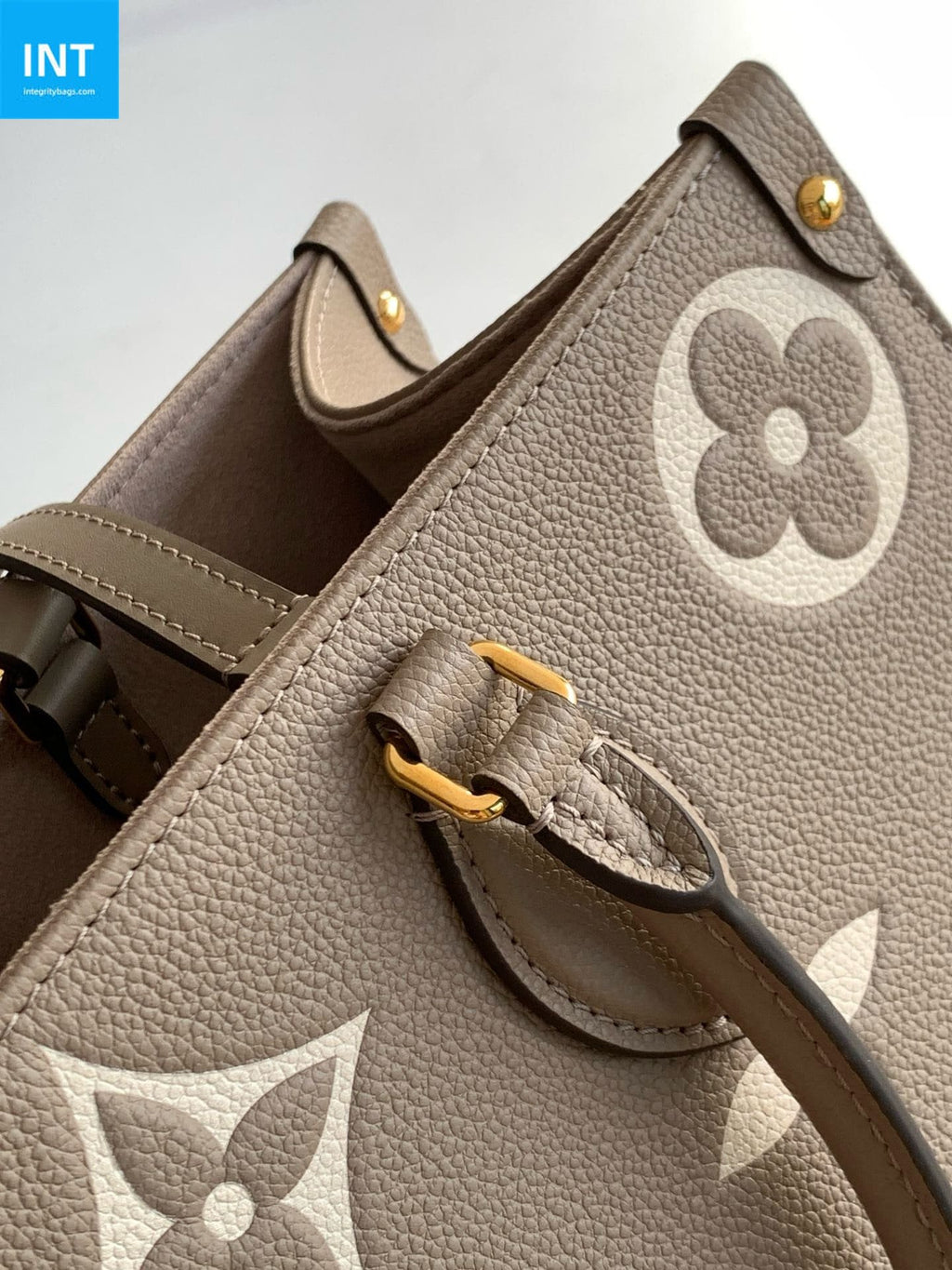 Louis Vuitton M45494 OnTheGo MM