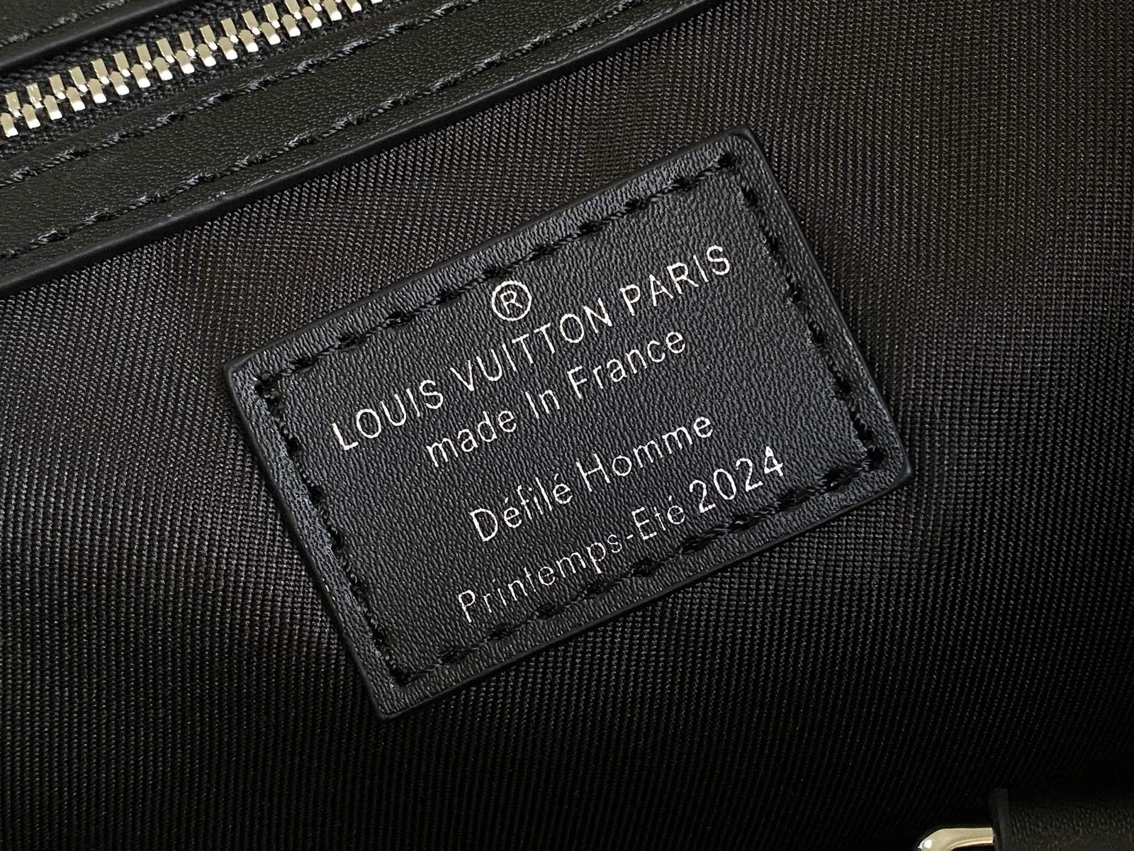 Louis Vuitton M12690 Keepall Bandoulière 50
