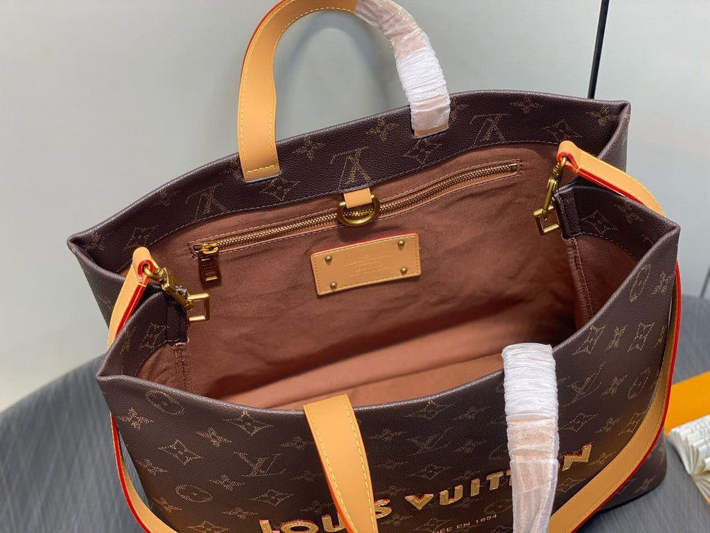 Louis Vuitton M13928 Shopper Tote MM