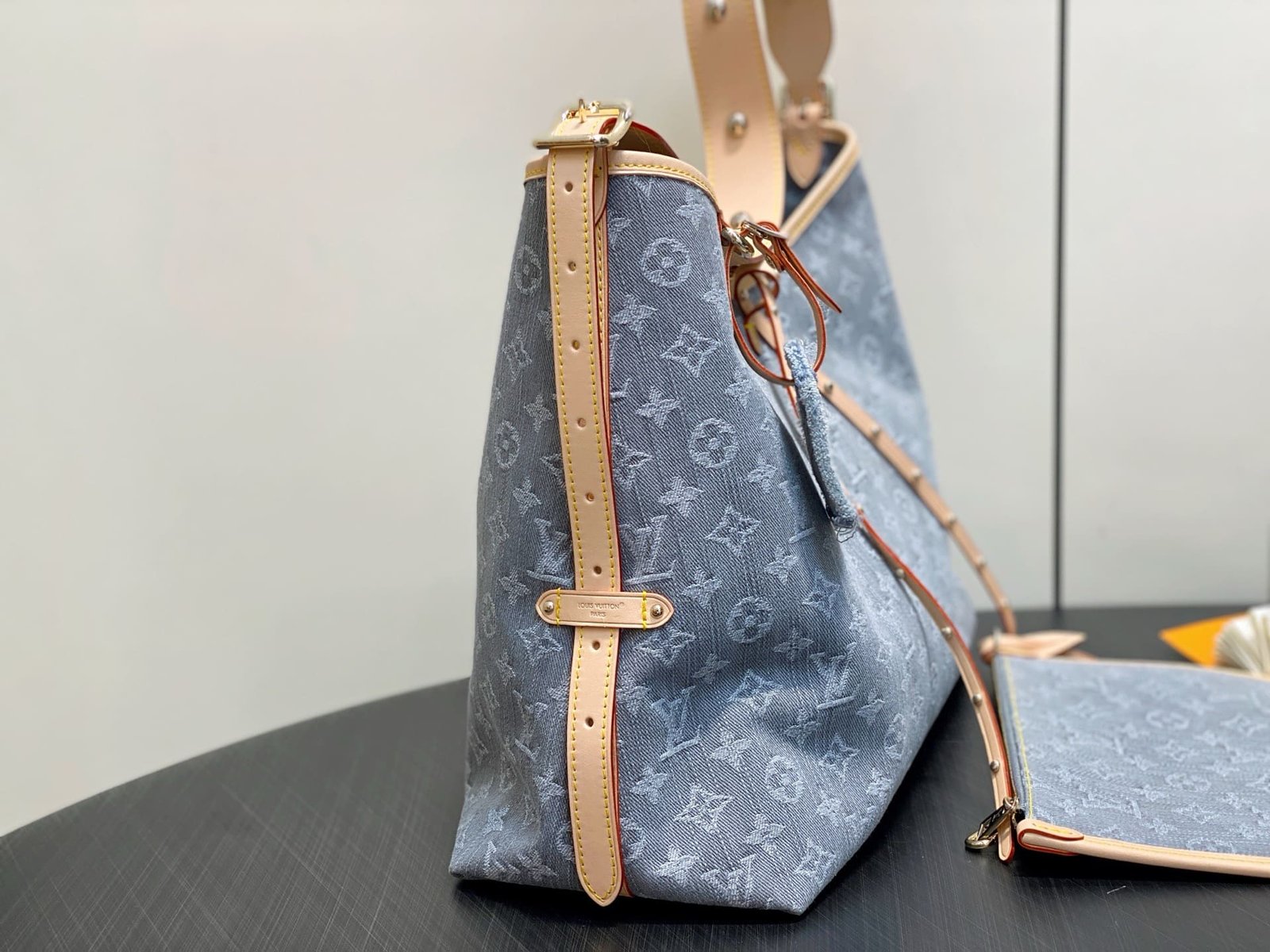 Louis Vuitton M13289 CarryAll MM