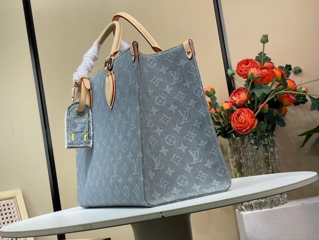 Louis Vuitton M13189 OnTheGo MM
