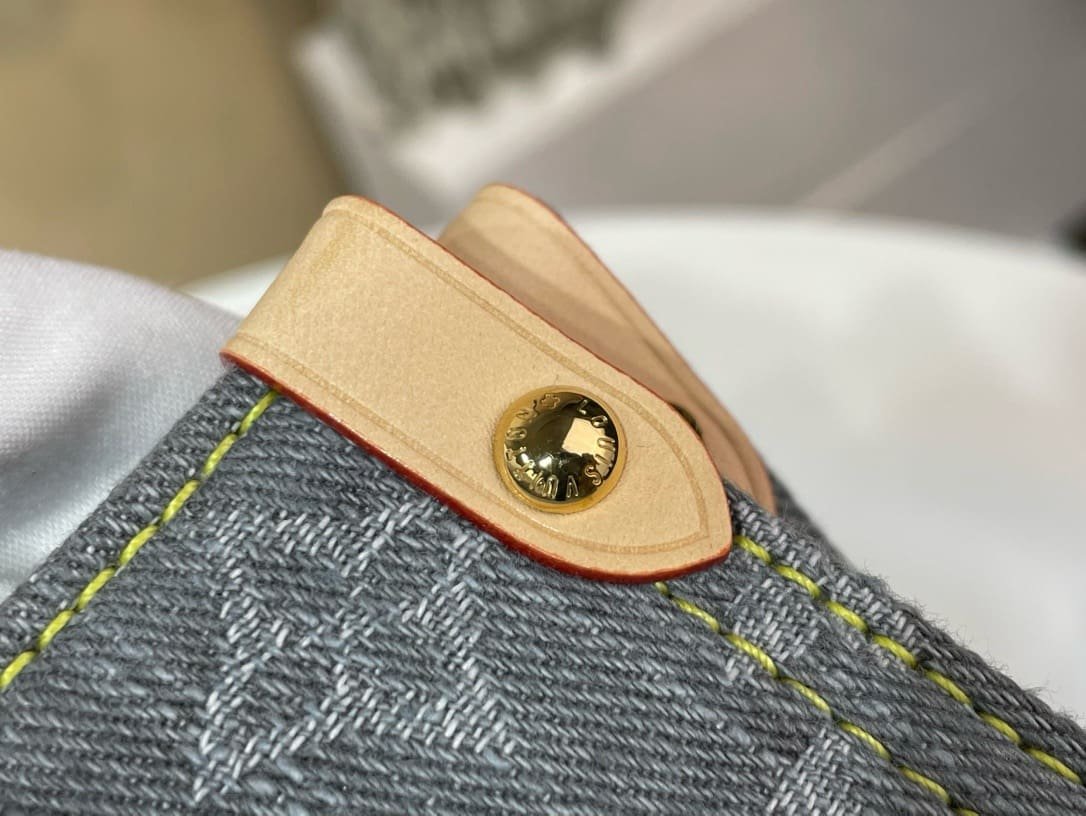 Louis Vuitton M13189 OnTheGo MM