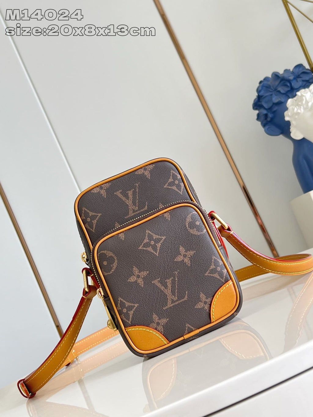 Louis Vuitton M14024 Amazone