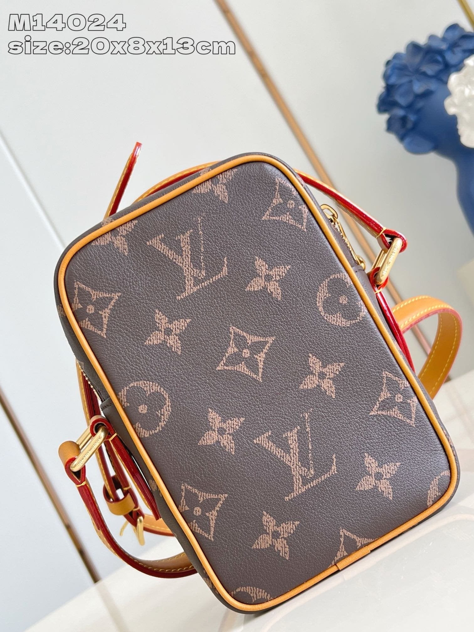 Louis Vuitton M14024 Amazone