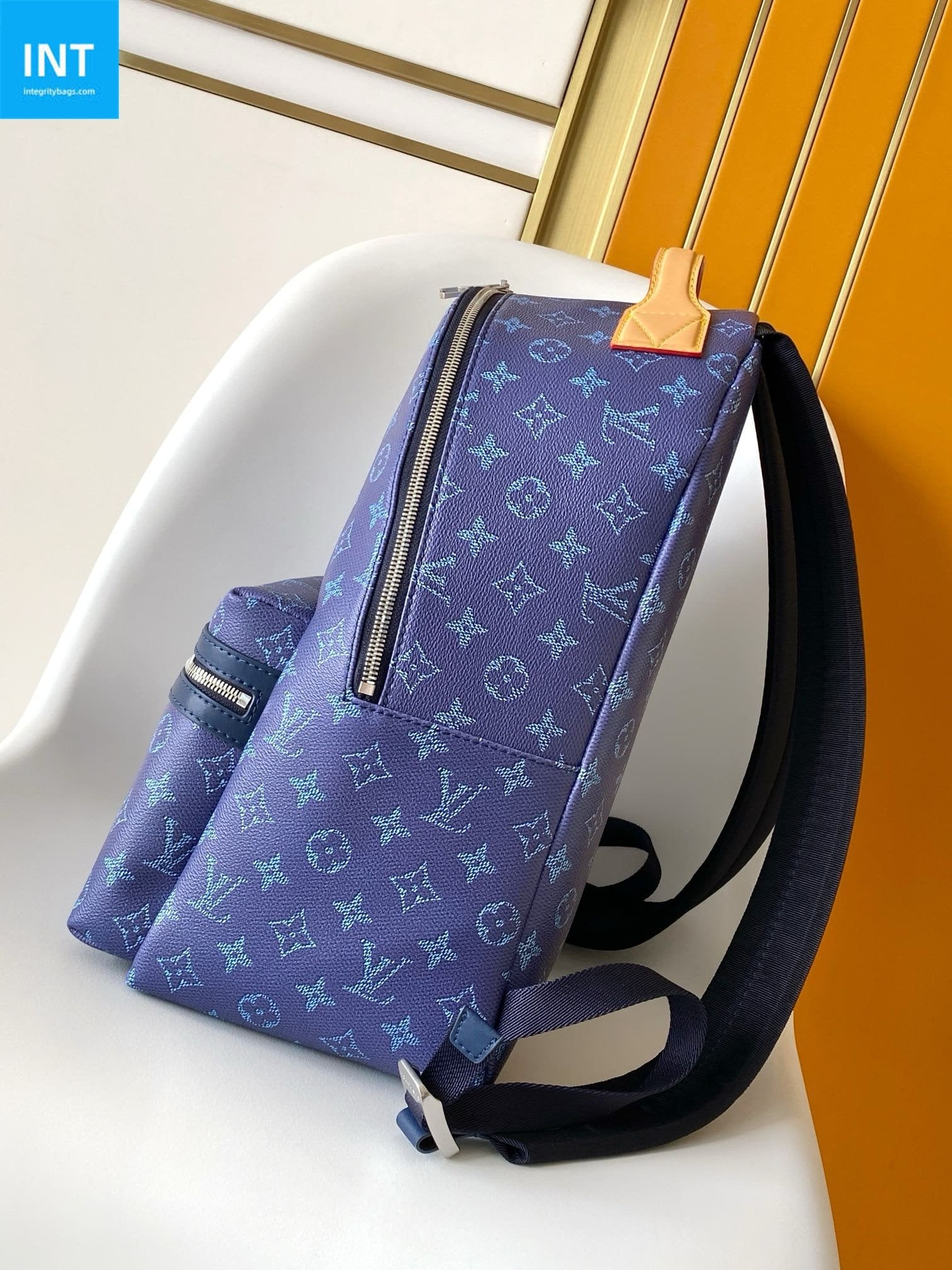 Louis Vuitton M26942 Discovery Backpack PM