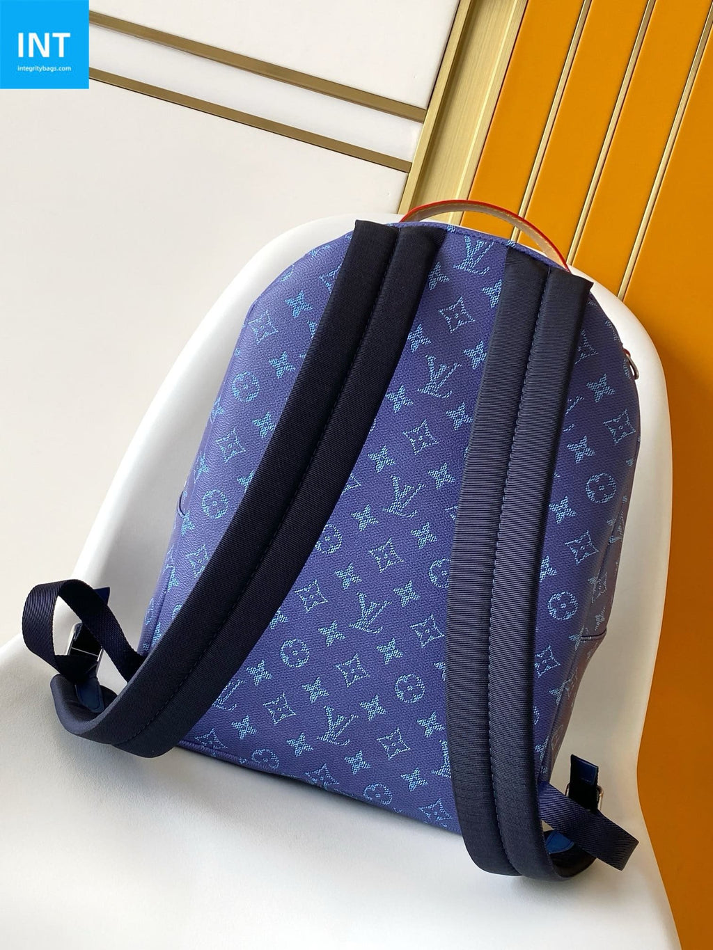 Louis Vuitton M26942 Discovery Backpack PM