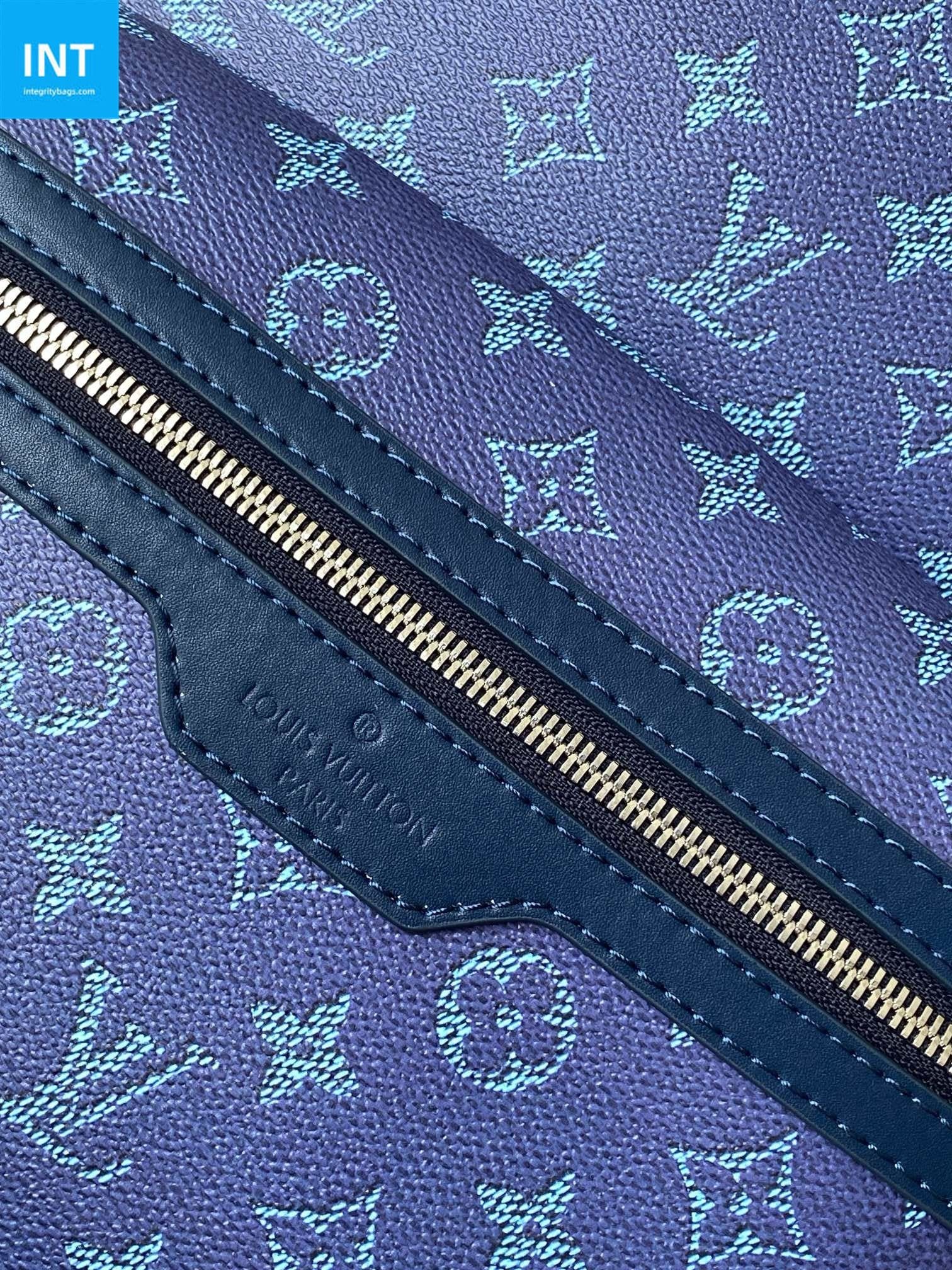 Louis Vuitton M26942 Discovery Backpack PM