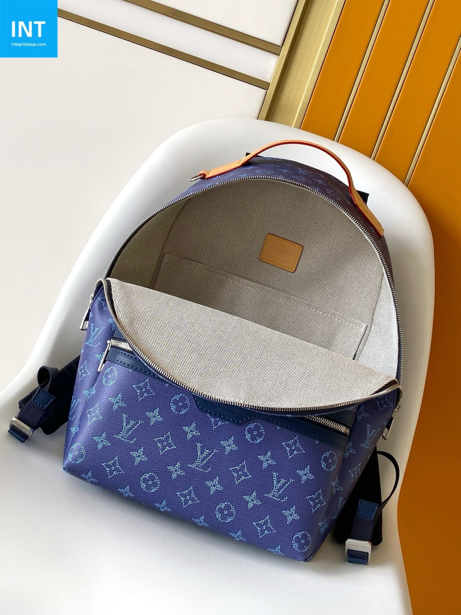 Louis Vuitton M26942 Discovery Backpack PM