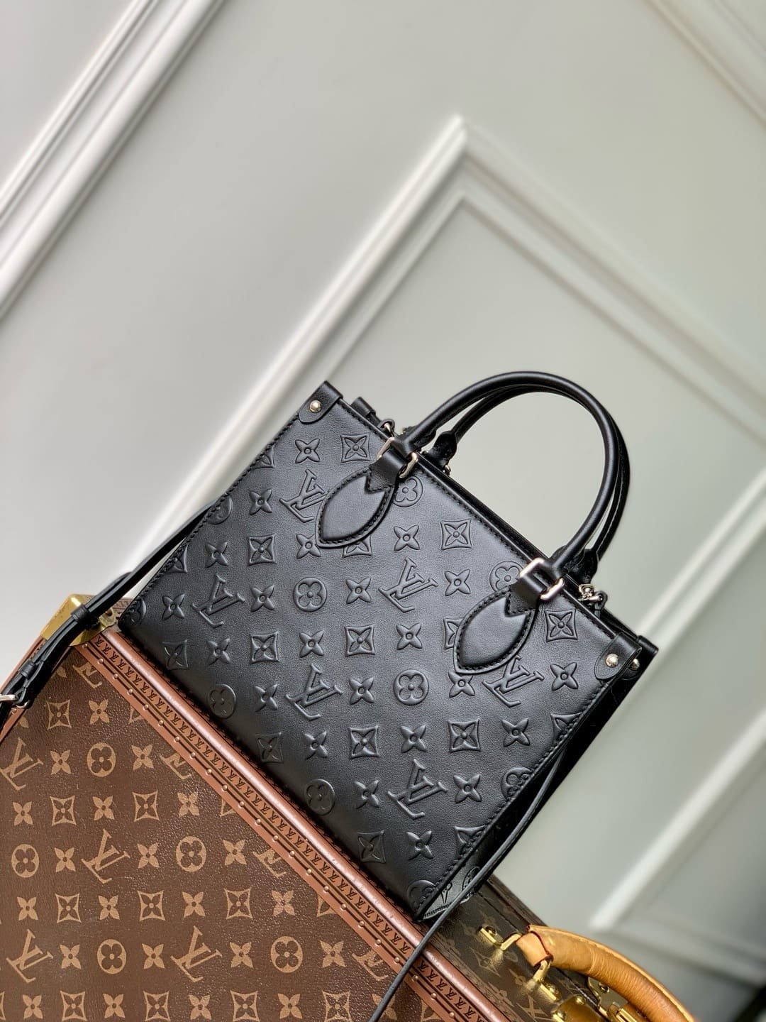 Louis Vuitton M14576 OnTheGo PM