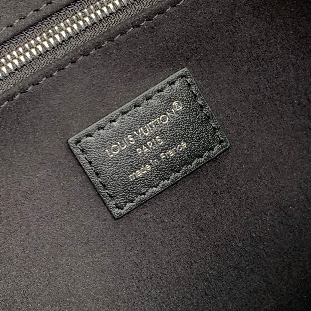 Louis Vuitton M14576 OnTheGo PM