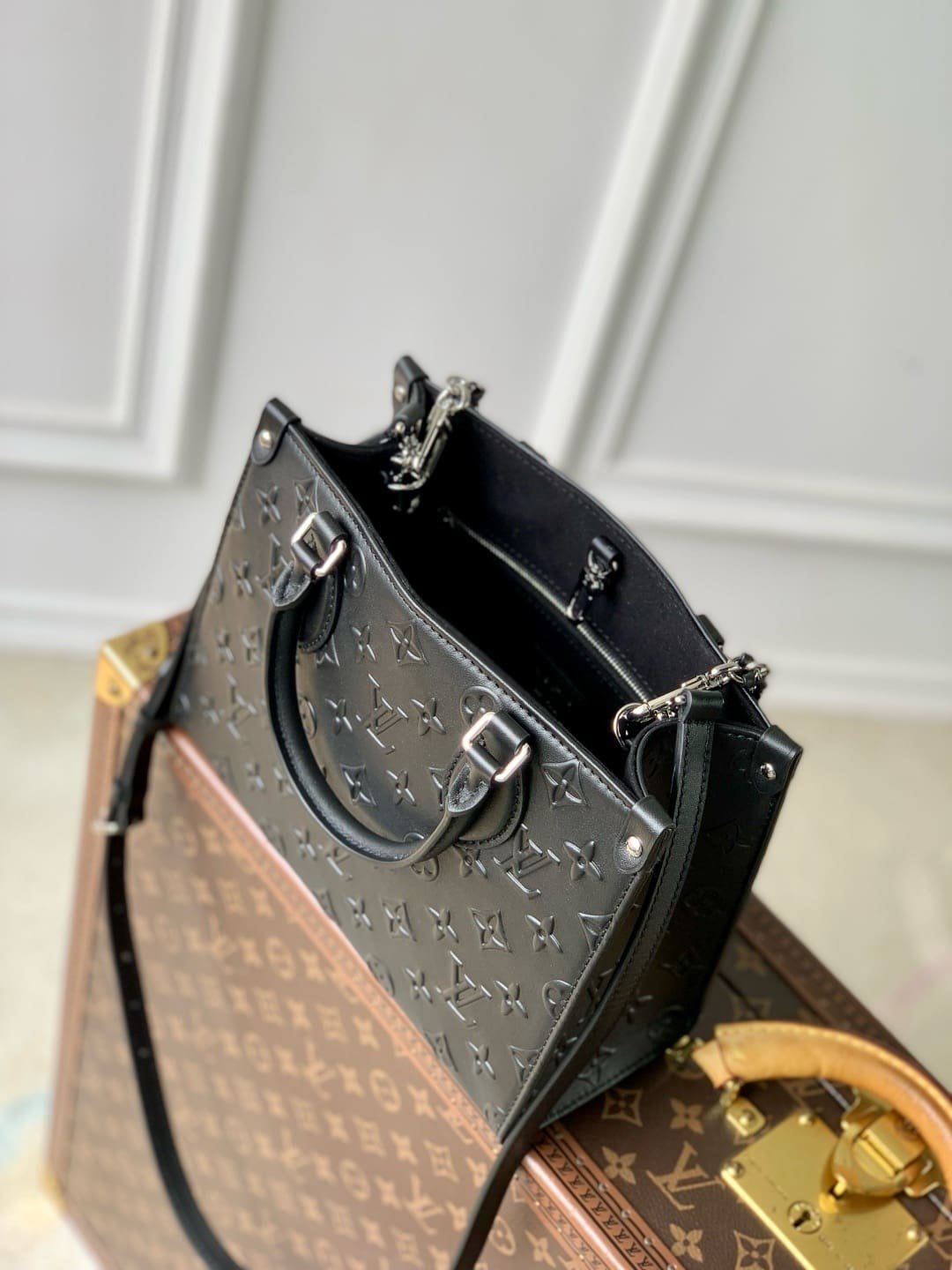 Louis Vuitton M14576 OnTheGo PM