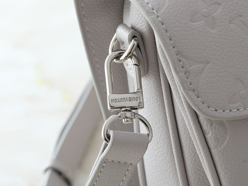 Louis Vuitton M13481 Pochette Métis Bag