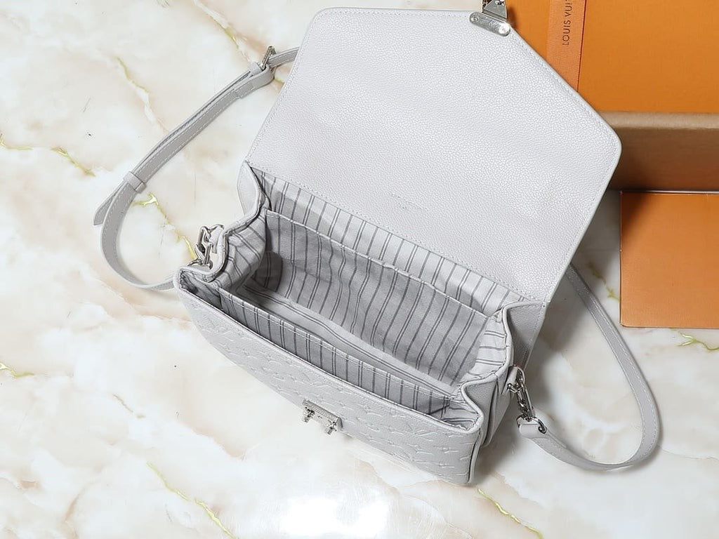 Louis Vuitton M13481 Pochette Métis Bag