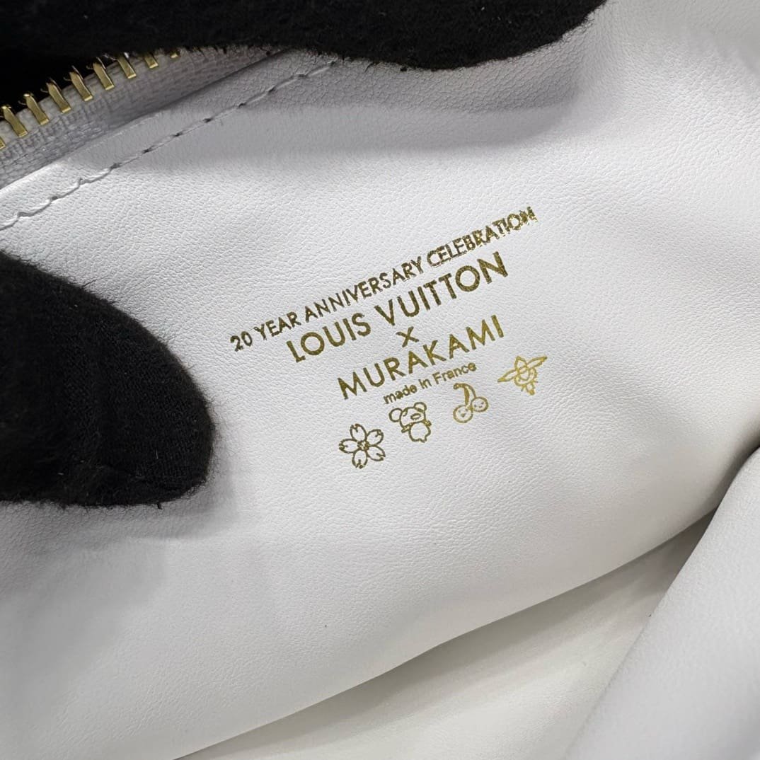 Louis Vuitton M13233 LV x TM Coussin PM