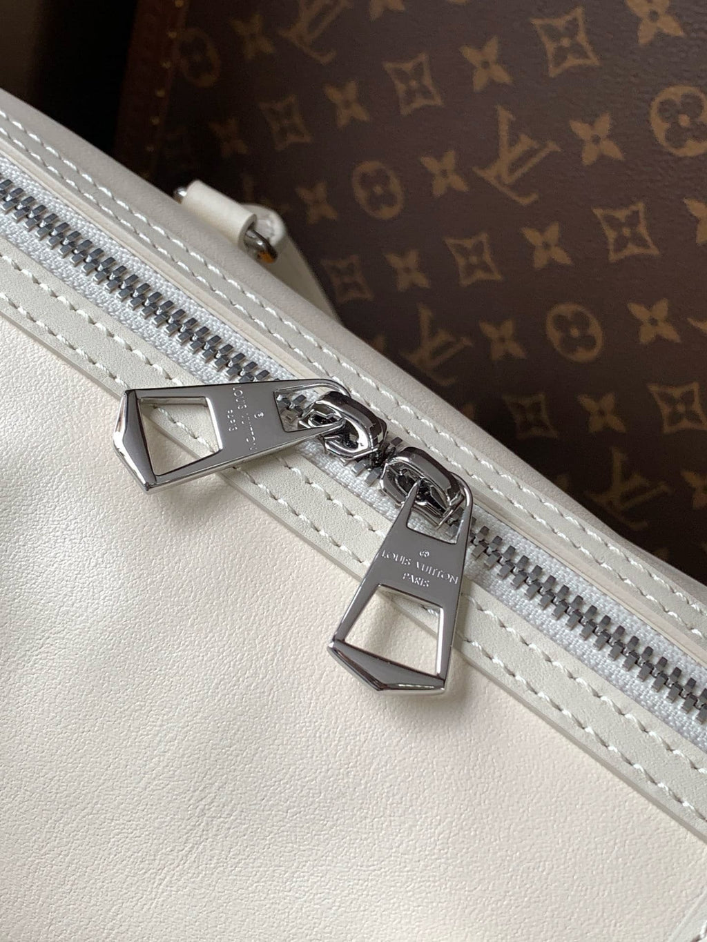 Louis Vuitton M12965 Speedy Cargo Vibe