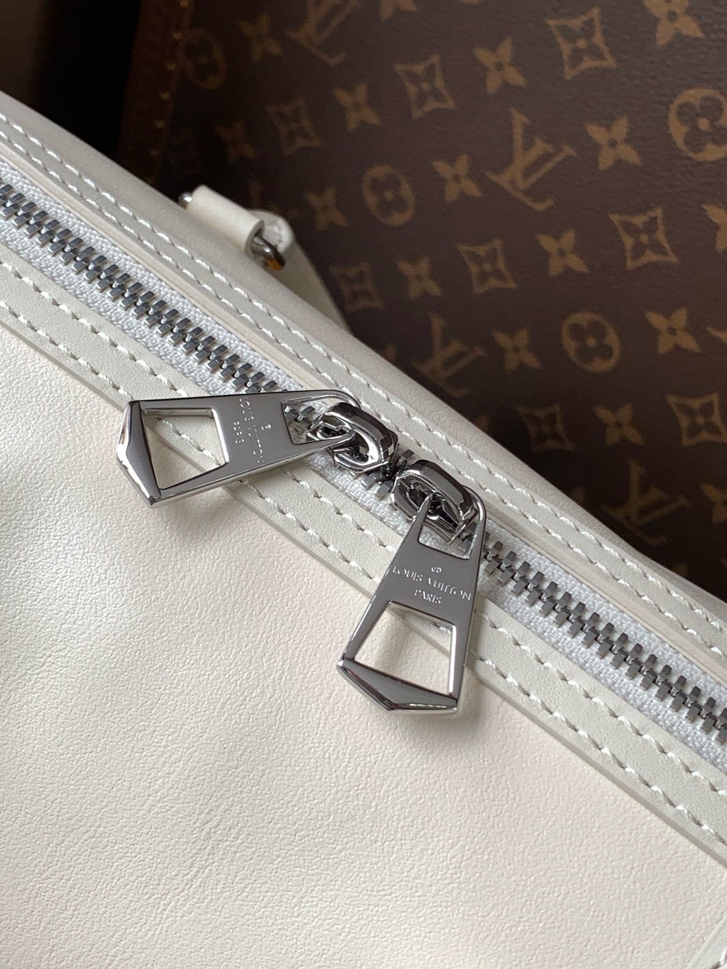 Louis Vuitton M12965 Speedy Cargo Vibe