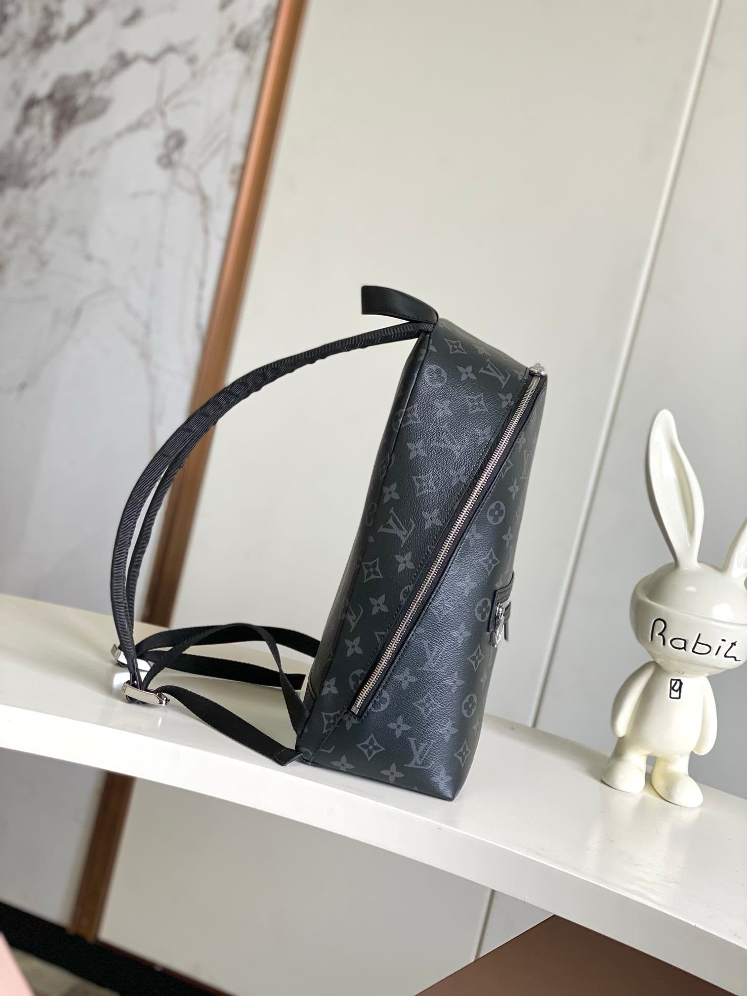 Louis Vuitton M14020 Discovery Slim Backpack