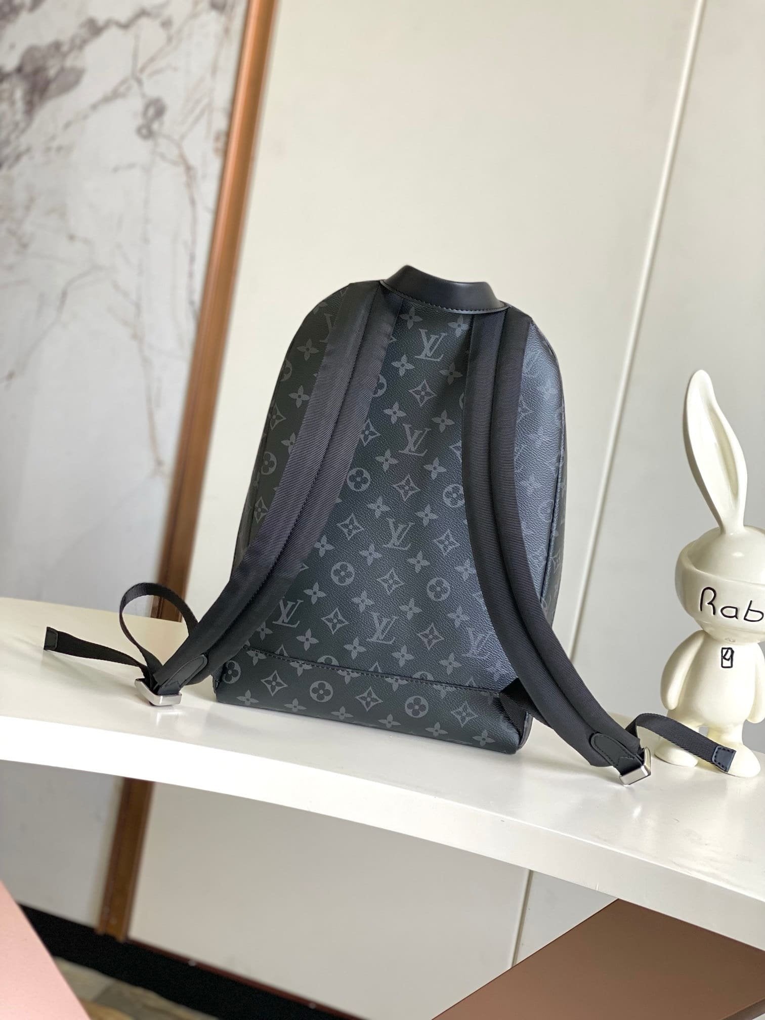 Louis Vuitton M14020 Discovery Slim Backpack