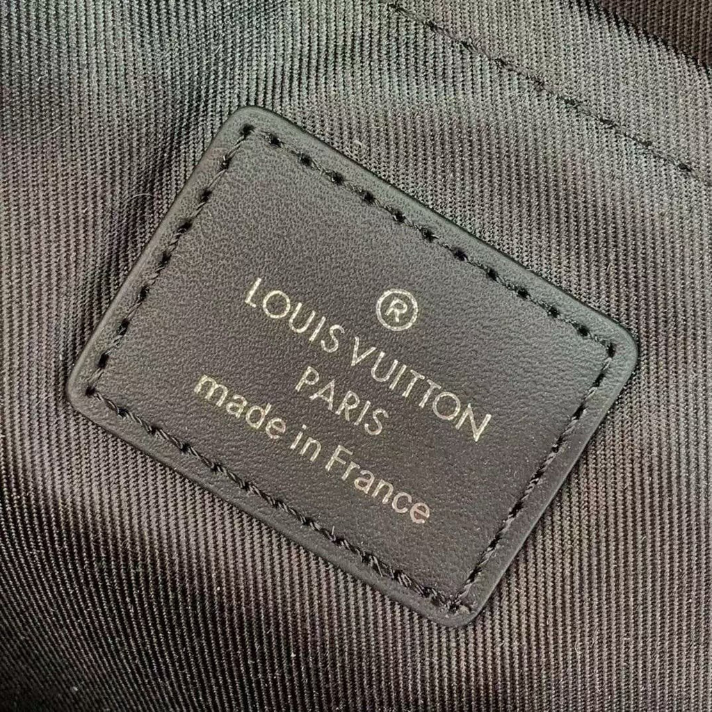 Louis Vuitton M14020 Discovery Slim Backpack