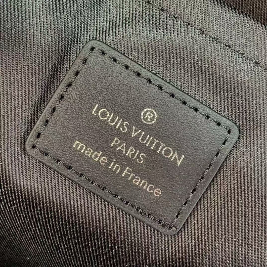 Louis Vuitton M14020 Discovery Slim Backpack