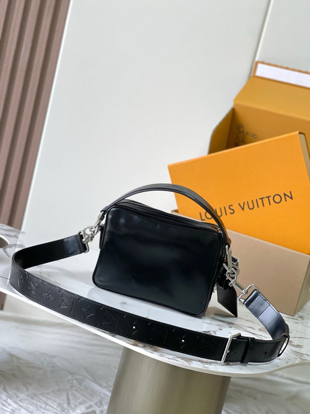 Louis Vuitton M13987 Nil