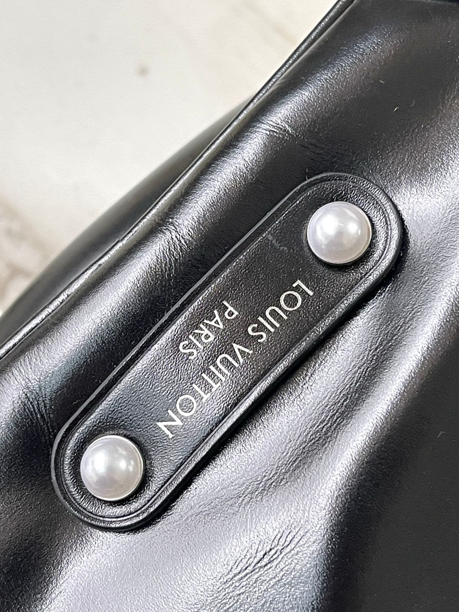 Louis Vuitton M13987 Nil