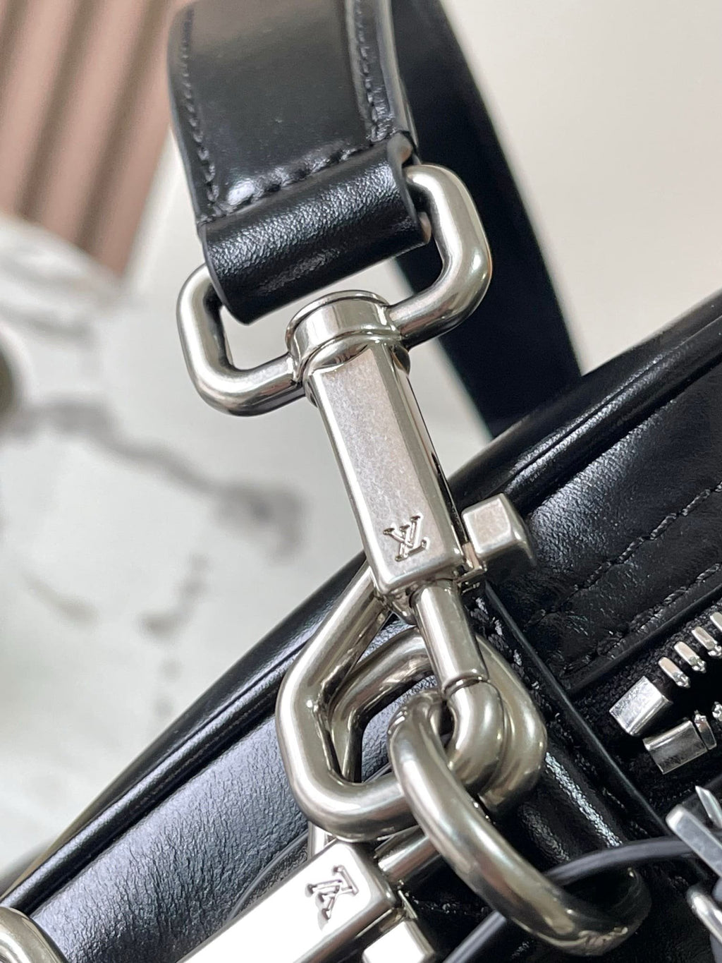 Louis Vuitton M13987 Nil