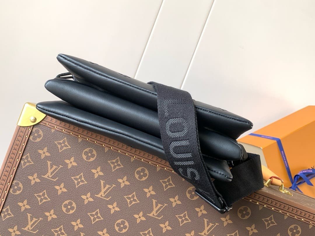 Louis Vuitton M11370 COUSSIN Small Bag