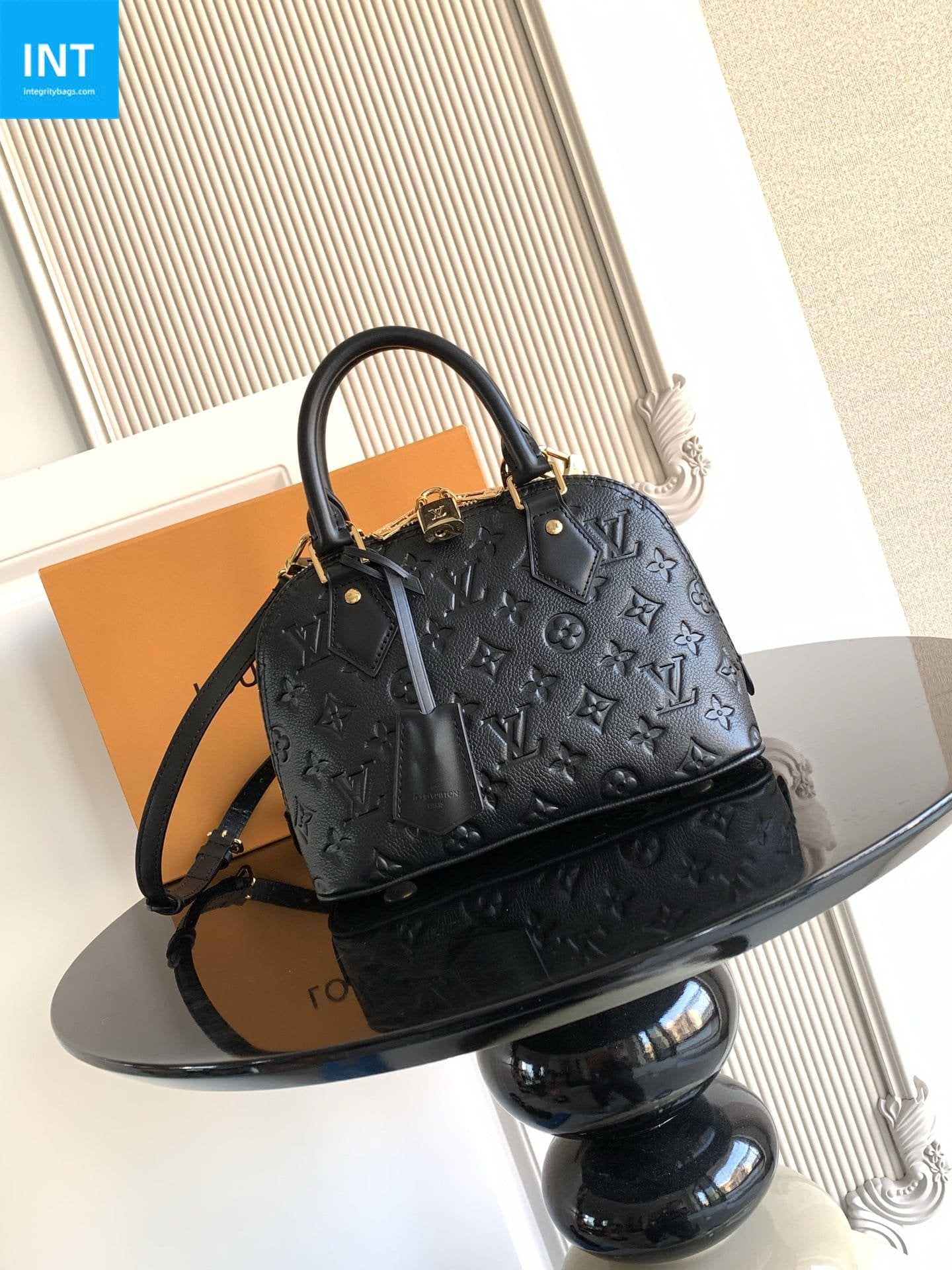 Louis Vuitton M26409 Alma BB