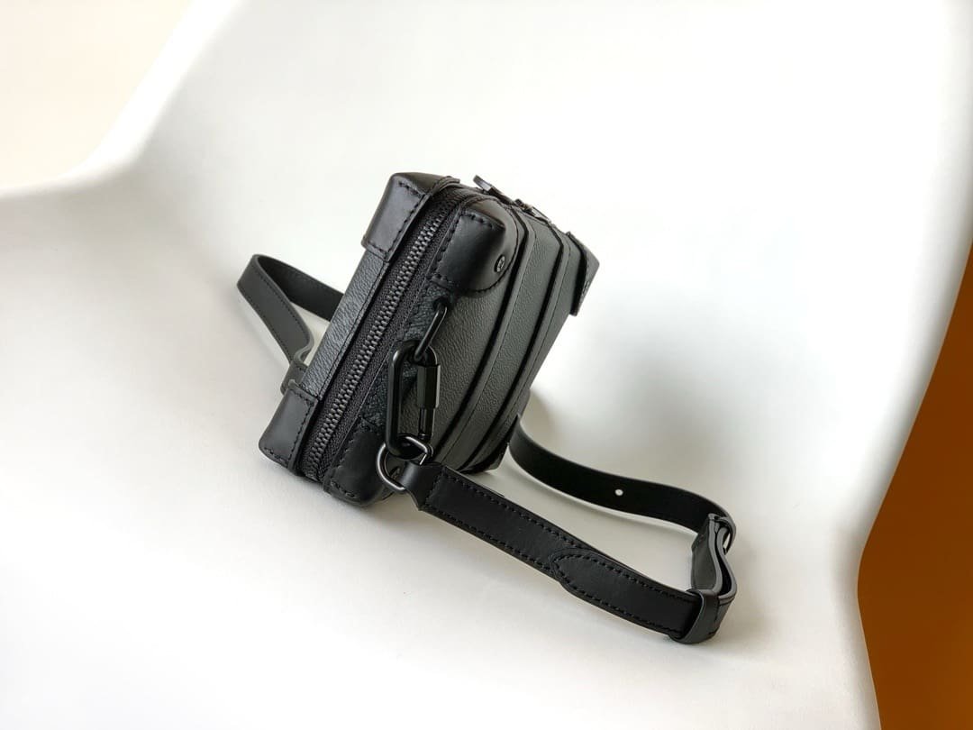 Louis Vuitton M69838 Soft Trunk Wallet