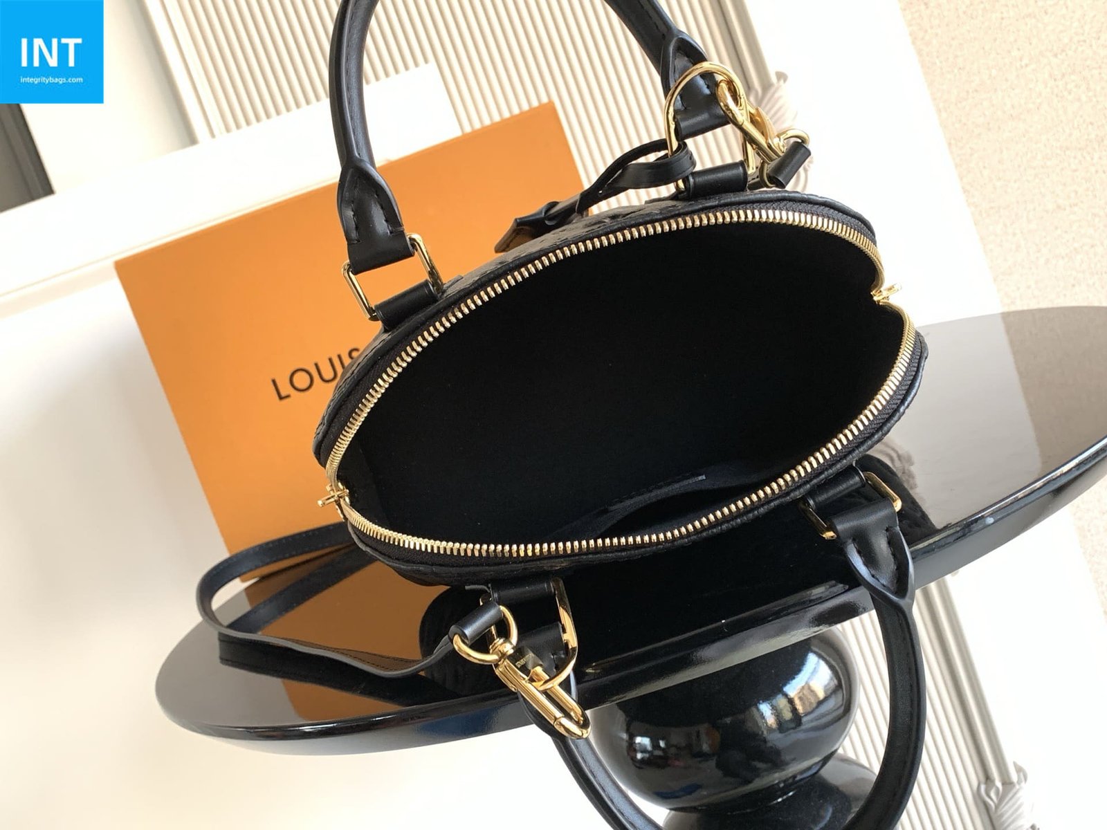 Louis Vuitton M26409 Alma BB
