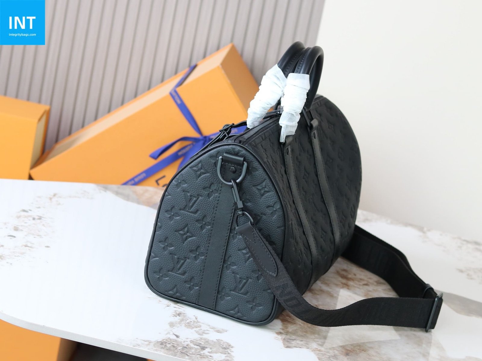 Louis Vuitton M22765 Keepall Bandoulière 35